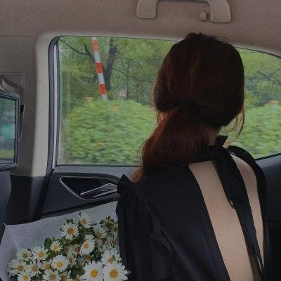 她在梦中跳舞